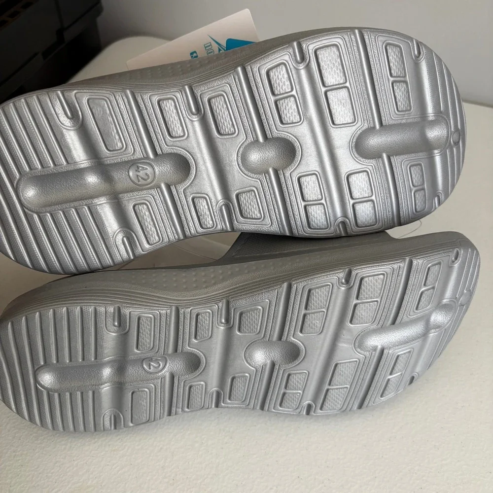 Northyard slide sandals